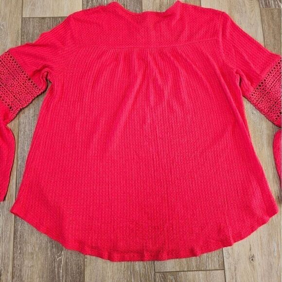 New Directions Red Bell Sleeve Waffle Knit Blouse Crochet Eyelet Women's Small - Picture 9 of 9